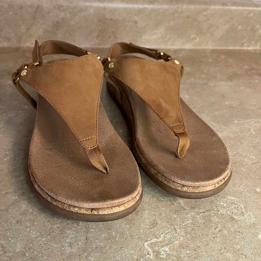 Women’s Vionic Brown Thong Sandals